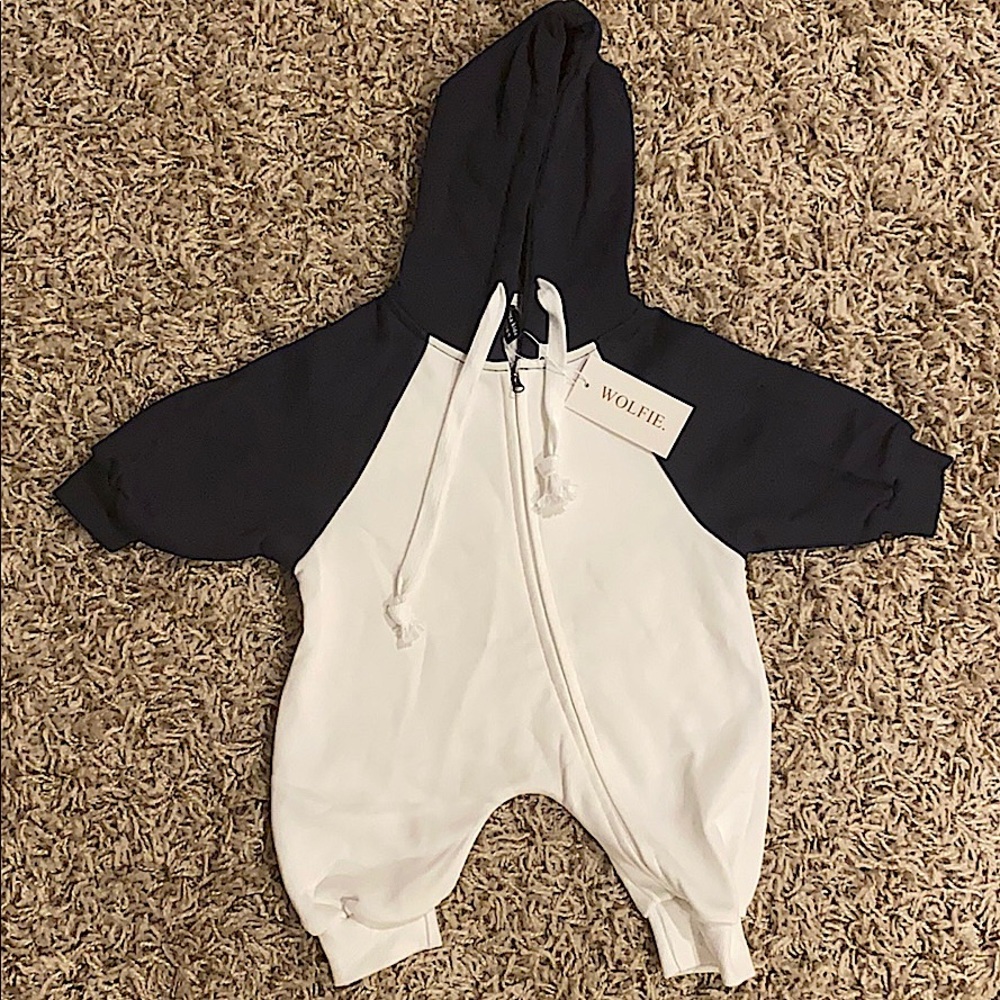 Wolfie Kids Zippered Romper - Brand new!